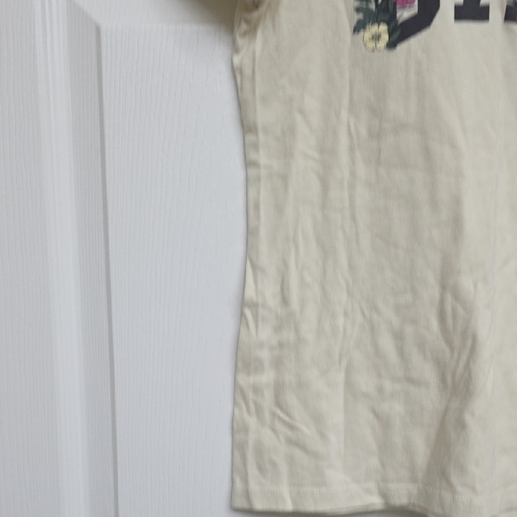 GAP Cream Floral Logo - Picture 3 of 6